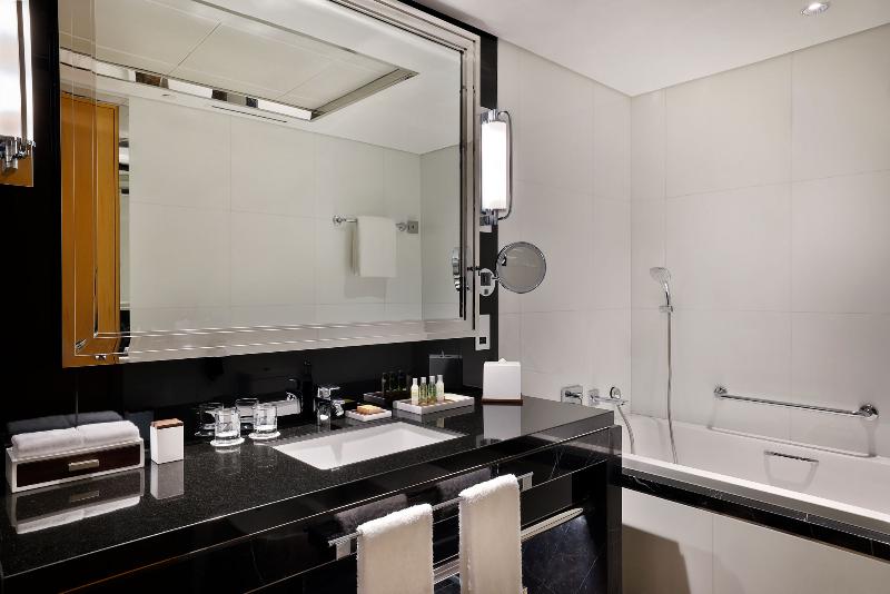 اتاق استاندارد با تخت بزرگ, Hilton Dubai Palm Jumeirah