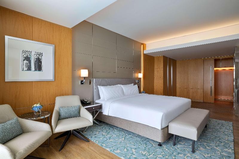 سوئیت اجرایی با چشم‌انداز دریا, Hilton Dubai Palm Jumeirah