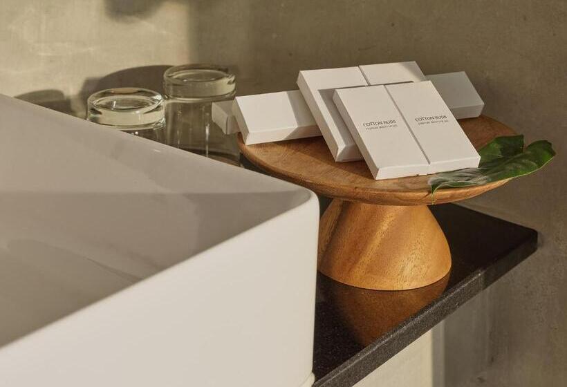 سوئیت با تخت بزرگ, The Motifs Eco Hotel   Sha Extra Plus