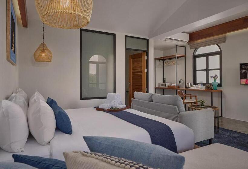 سوئیت با تخت بزرگ, The Motifs Eco Hotel   Sha Extra Plus
