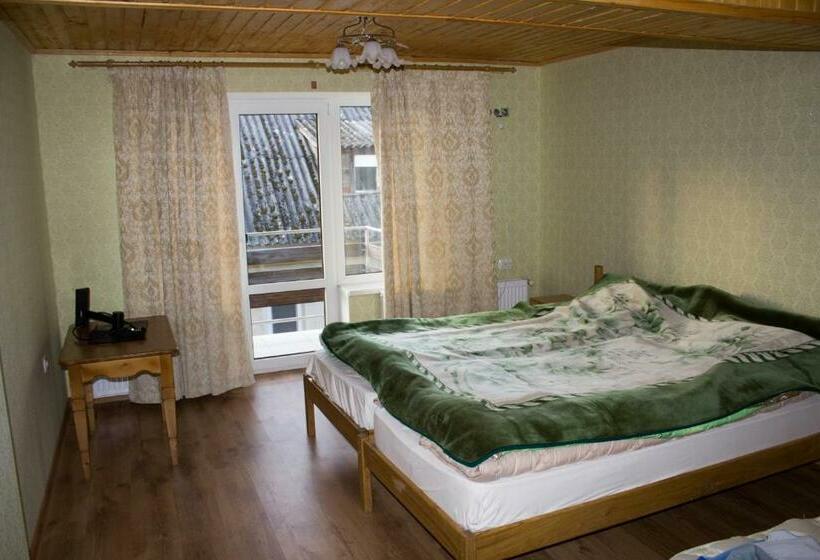 اتاق ساده سه‌ نفره, імобільяре