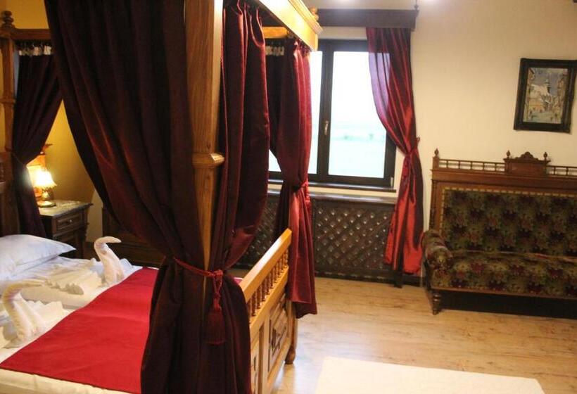 اتاق لوکس, Conacul Nagy