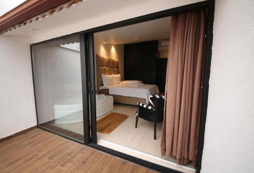 Suite with Terrace, Safran Germi̇a Palas