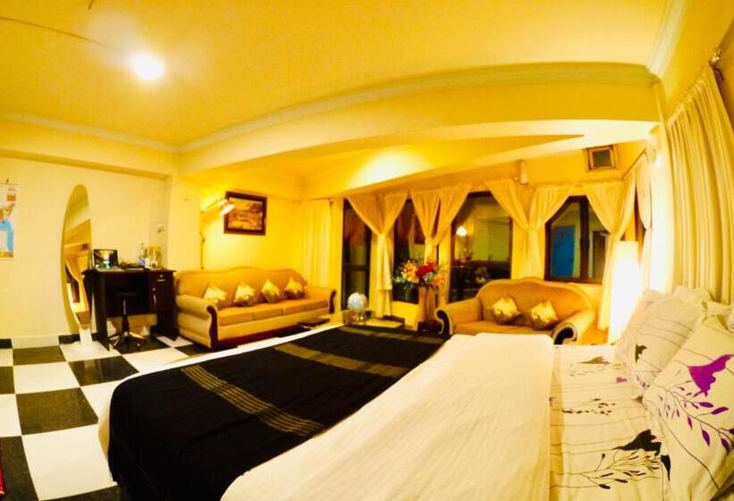 اتاق استاندارد با تخت بزرگ, Aizawl