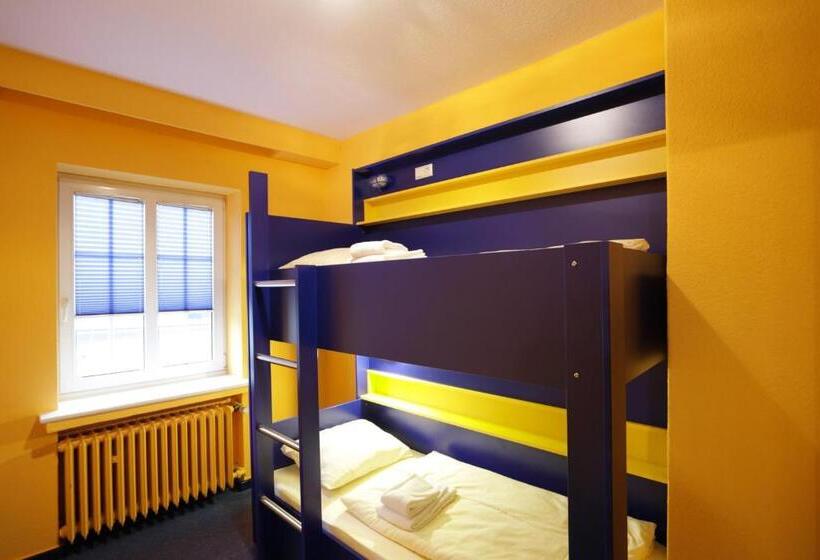 Номер Стандарт Совместная Ванная, Bed Nbudget Expo Hostel Rooms