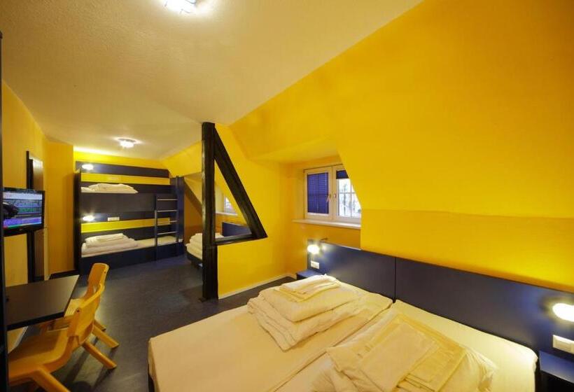 Standaardkamer met Gedeelde Badkamer, Bed Nbudget Expo Hostel Rooms