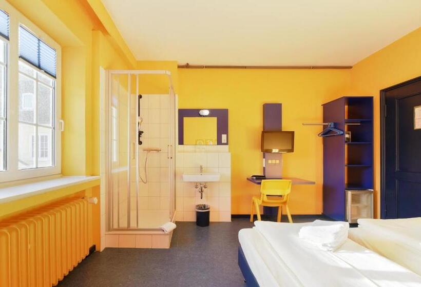 Номер Стандарт, Bed Nbudget Expo Hostel Rooms