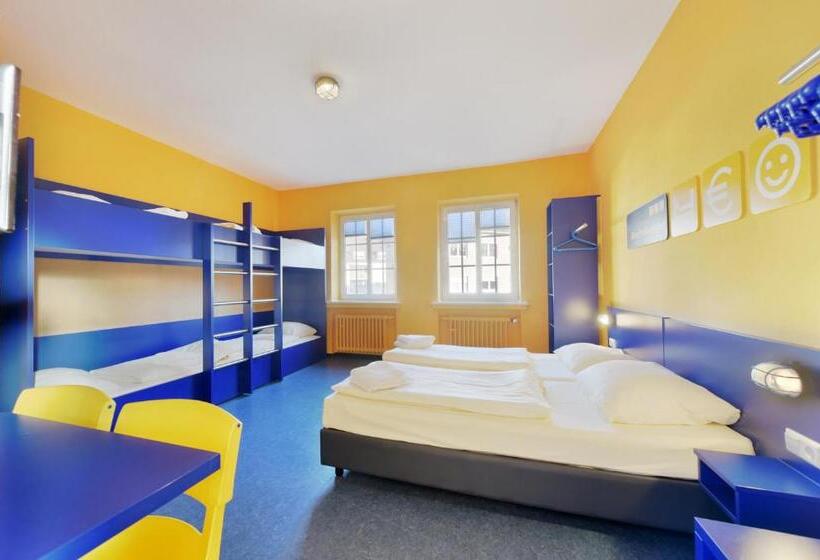 Chambre Familiale, Bed Nbudget Expo Hostel Rooms