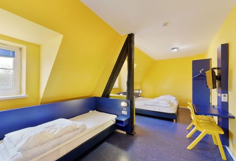 Трехместный Номер Стандарт Совместная Ванная, Bed Nbudget Expo Hostel Rooms