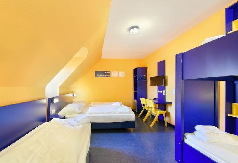 Номер Стандарт Совместная Ванная, Bed Nbudget Expo Hostel Rooms