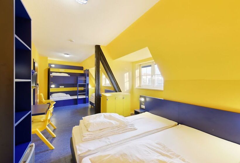 Номер Стандарт Совместная Ванная, Bed Nbudget Expo Hostel Rooms
