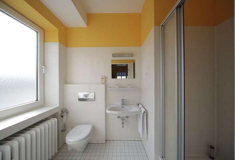 Четырехместный Номер Стандарт, Bed Nbudget Expo Hostel Rooms