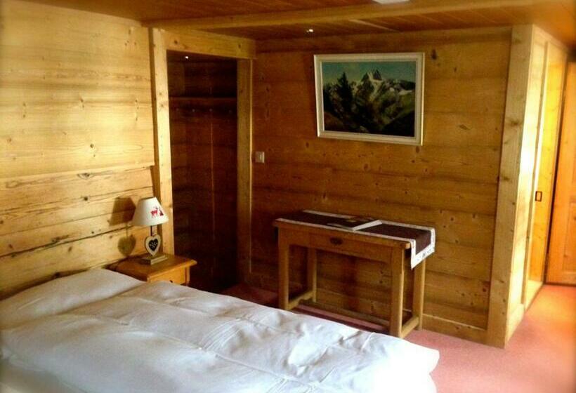 اتاق استاندارد با بالکن, Auberge De La Poste