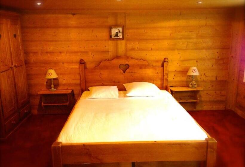 اتاق استاندارد چهار تخته, Auberge De La Poste