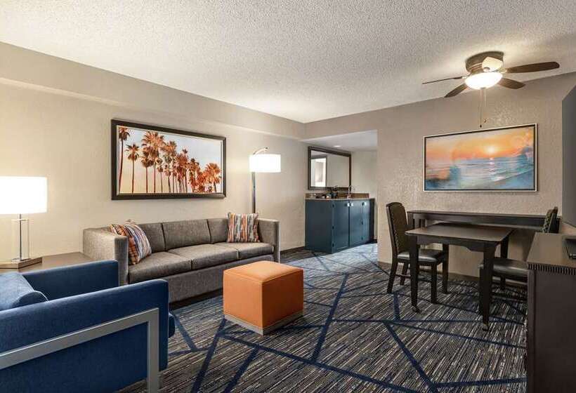 سوییت, Embassy Suites By Hilton Charleston Airport Convention Ctr