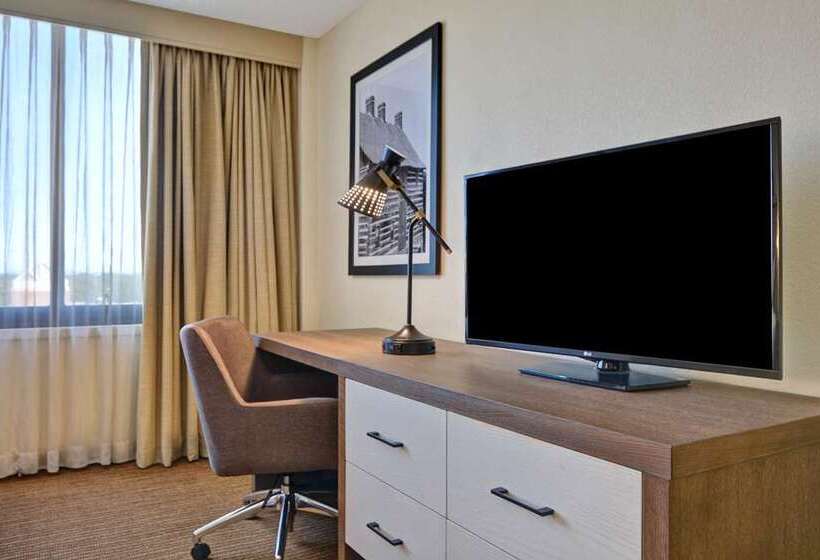 اتاق پرمیوم, Embassy Suites By Hilton Huntsville