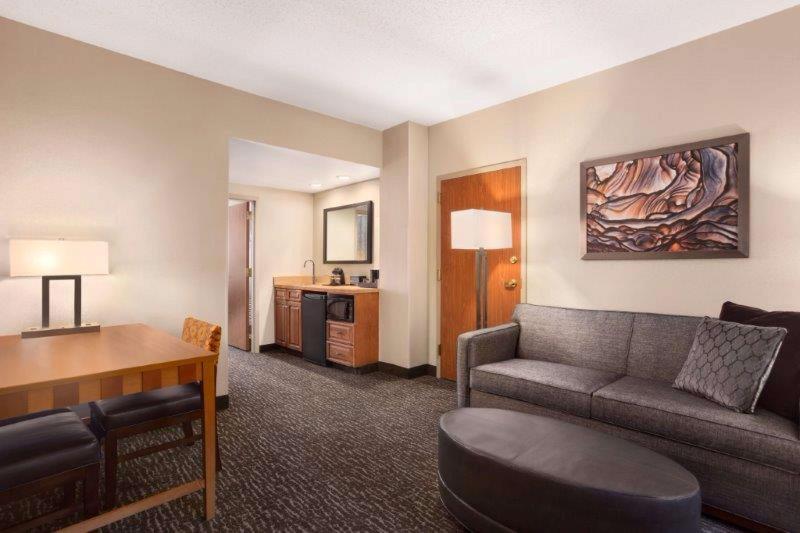 سوئیت با تخت بزرگ, Embassy Suites Northwest Arkansas   Hotel, Spa & Convention