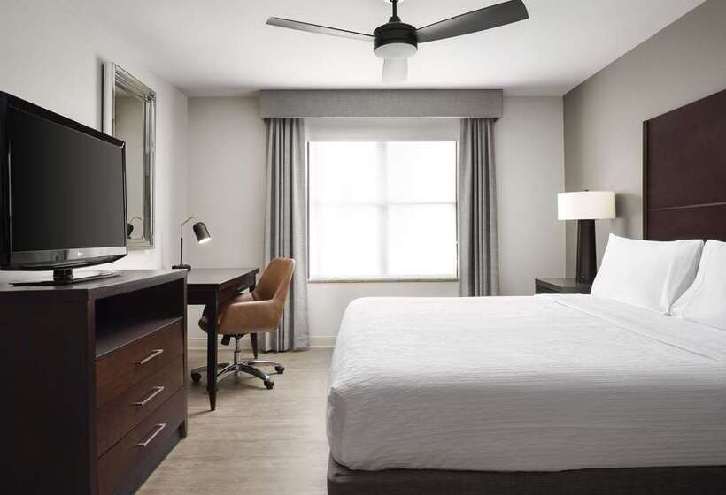اتاق استاندارد با تخت بزرگ, Embassy Suites By Hilton St. Louis St. Charles