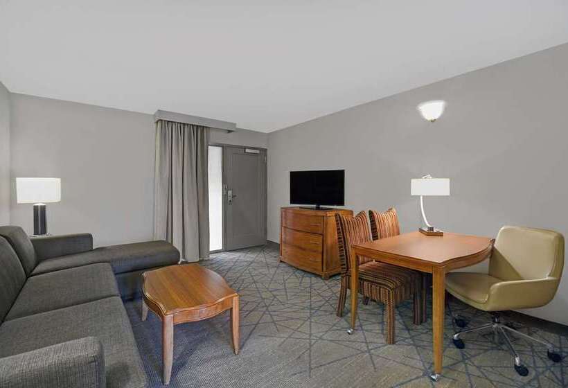 اتاق استاندارد با تخت بزرگ, Embassy Suites By Hilton St. Louis St. Charles