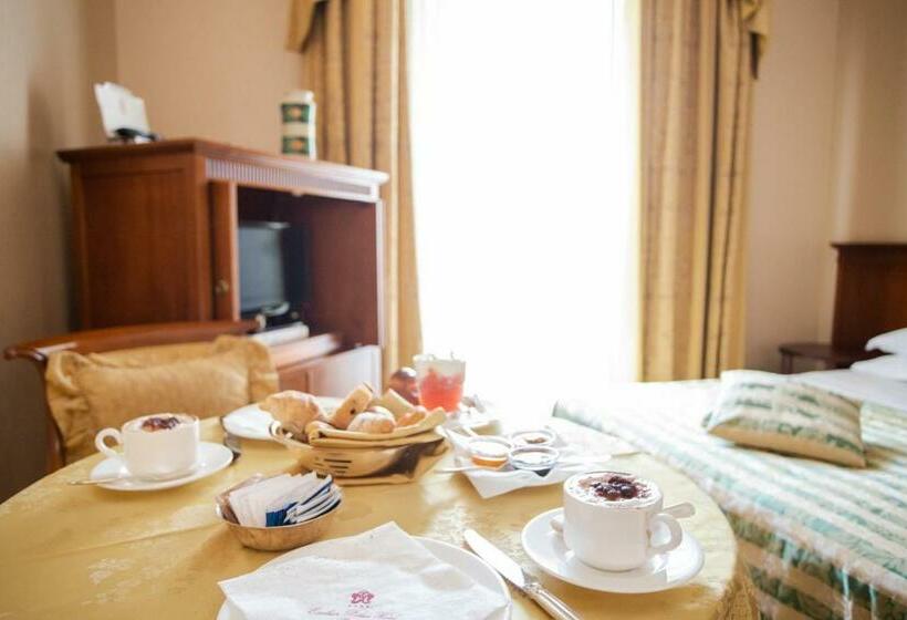 발코니 디럭스 룸, Excelsior Palace
