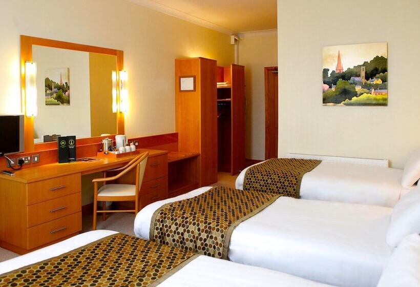 اتاق خانوادگی, Great National Hotel Ballina