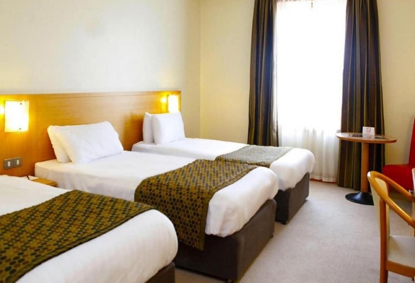 اتاق خانوادگی, Great National Hotel Ballina