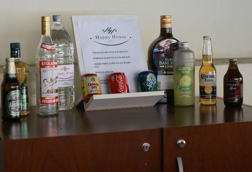 חדר סטנדרטי לארבעה עם חדר אמבטיה משותף, Happy House Hostel