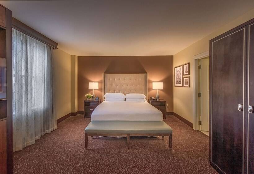 Junior suite with river view, Hilton Baton Rouge Capitol Center