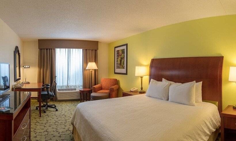 Standard Room King Bed Adapted for people with reduced mobility, Hilton Garden Inn Columbia Harbison