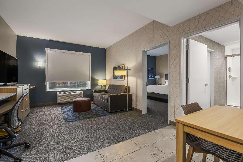 اتاق استاندارد با تخت بزرگ برای معلولان, Hilton Garden Inn Dubuque Downtown