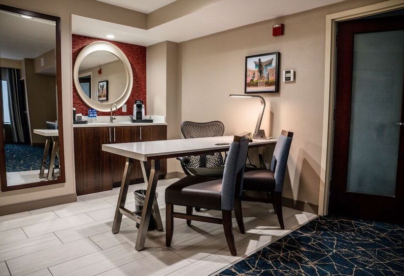 Suite, Hilton Garden Inn Fayetteville Fort Bragg