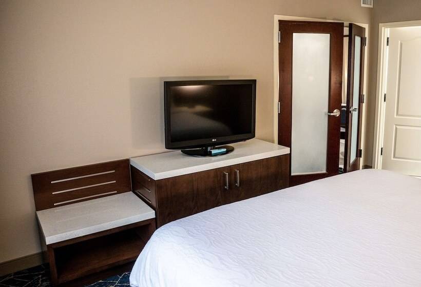 سوییت, Hilton Garden Inn Fayetteville Fort Liberty
