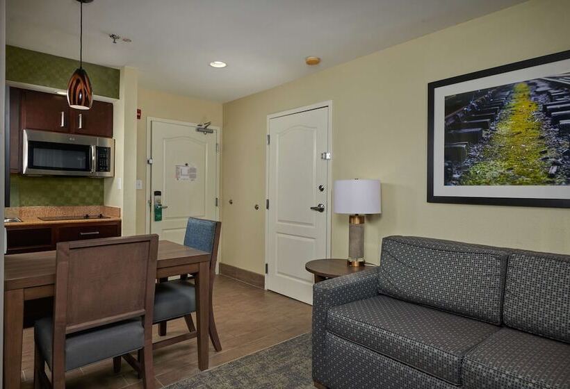 استودیوی پریمیوم, Homewood Suites By Hilton Sarasota