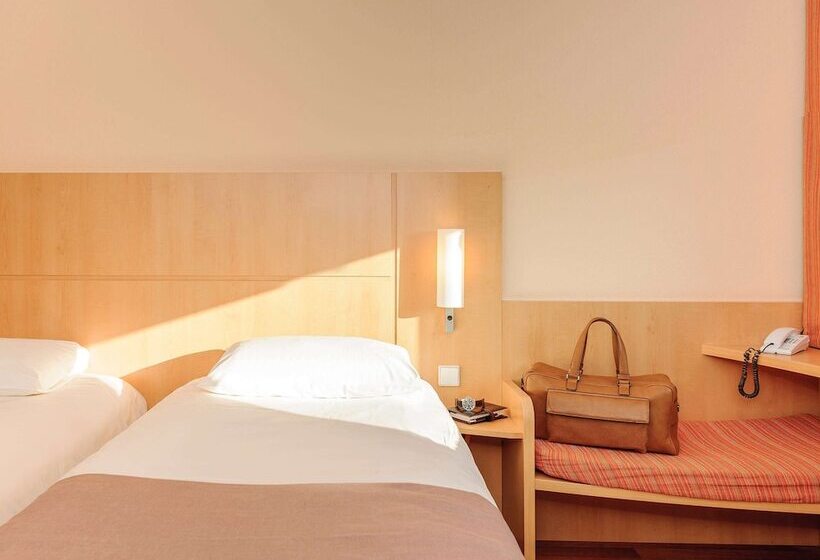 Standard Room, Ibis Stuttgart Airport Messe