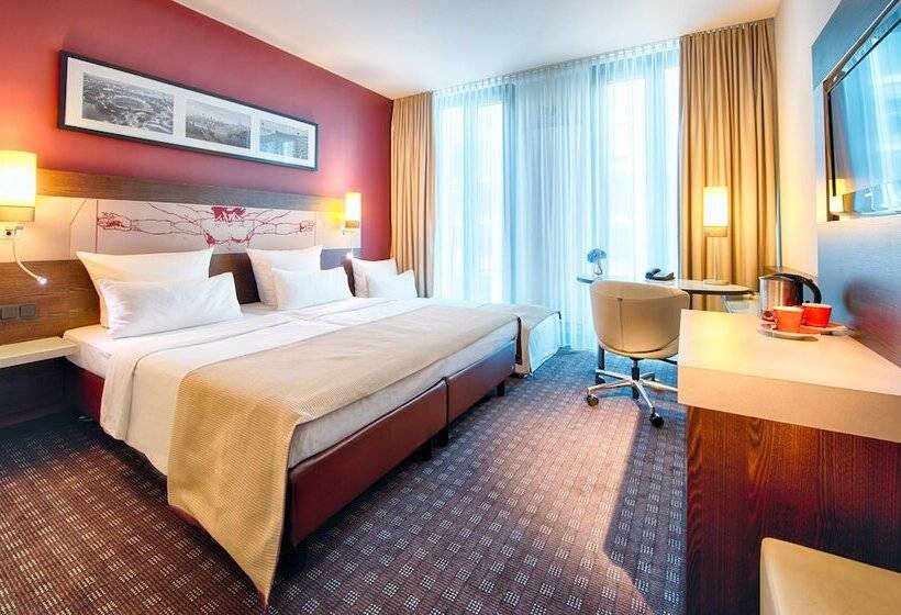 اتاق راحتی سه تخته, Leonardo Royal Hotel Munich