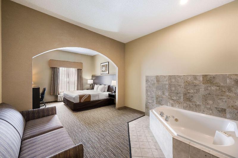 اتاق استاندارد با تخت بزرگ, Quality Inn & Suites Fishkill South Near I 84