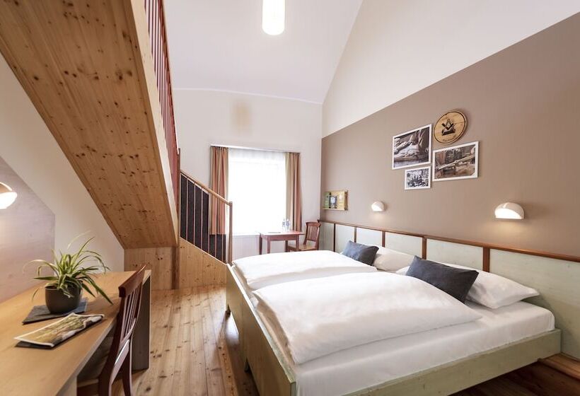 اتاق استاندارد چهار تخته, Jufa Hotel Murau