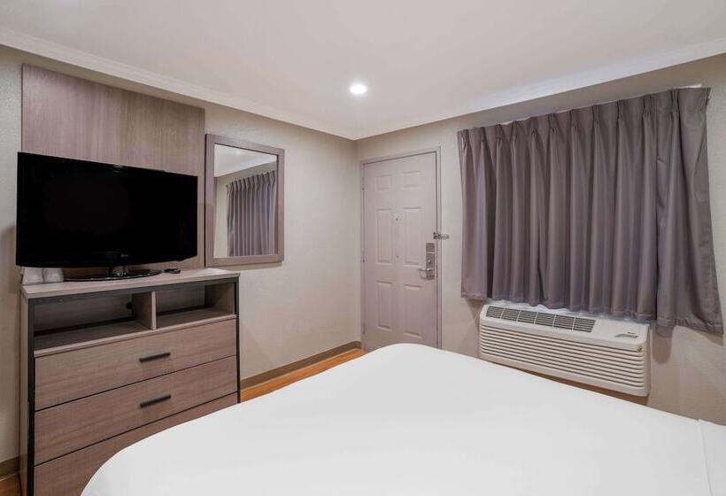 اتاق استاندارد با تخت دوبل برای معلولان, Econo Lodge