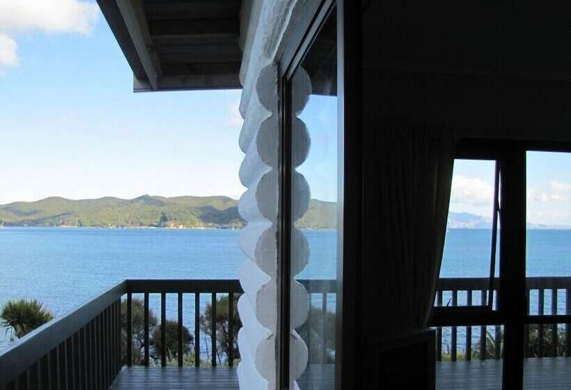 2 Bedroom Premium Apartment Sea View, Tipi And Bob's Waterfront Lodge