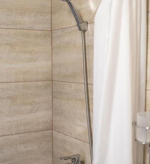 اتاق استاندارد چهار تخته, Villa Marina