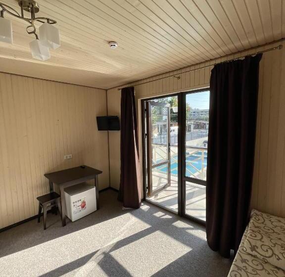 اتاق استاندارد سه نفره, Villa Marina