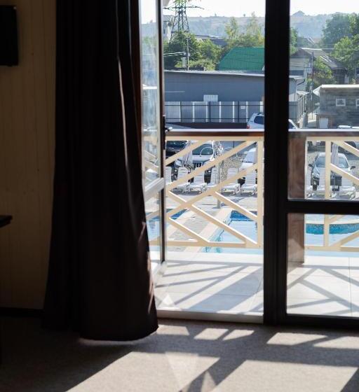 اتاق استاندارد چهار تخته, Villa Marina