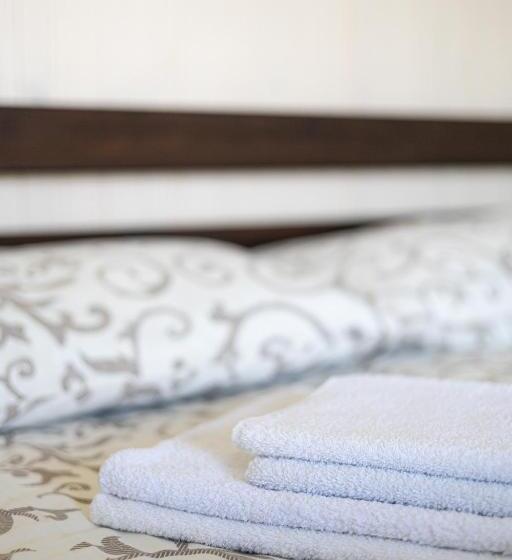اتاق استاندارد چهار تخته, Villa Marina
