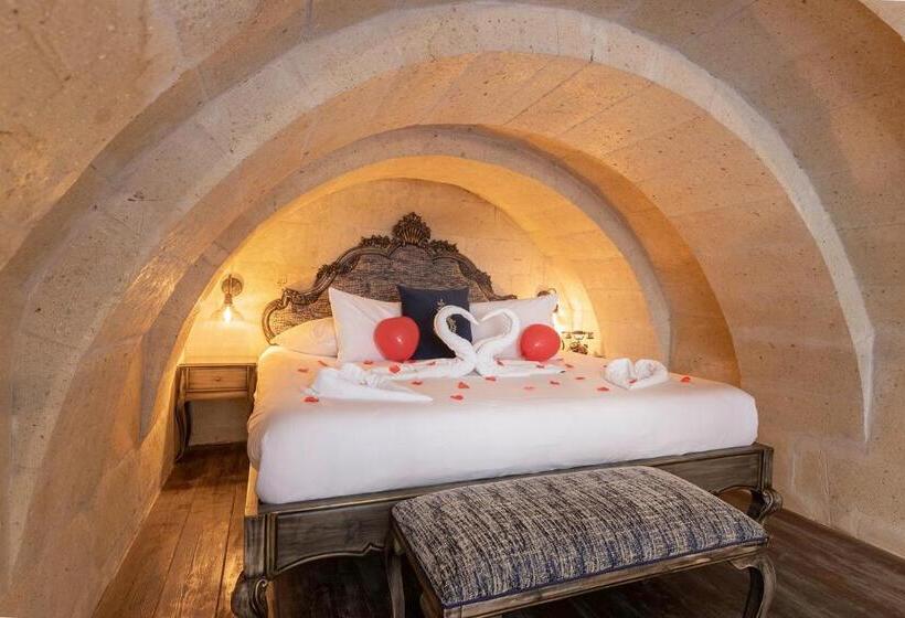 سوییت با استخر, Elysion Cave Suites