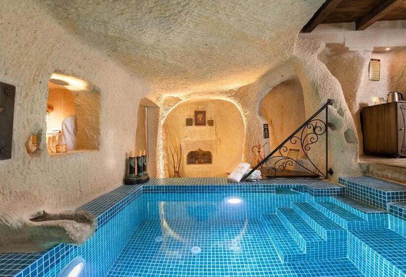 سوییت با استخر, Elysion Cave Suites