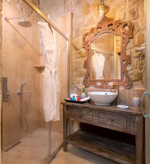 سوییت لوکس, Elysion Cave Suites
