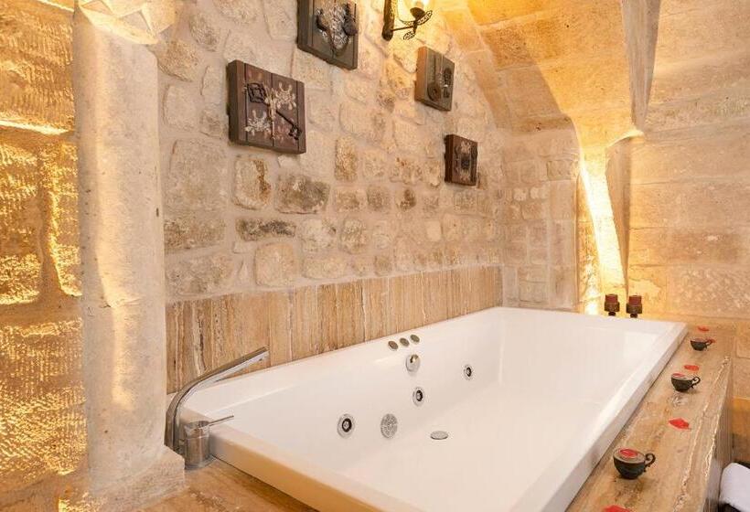 سوییت لوکس, Elysion Cave Suites