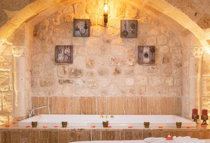 سوییت لوکس, Elysion Cave Suites
