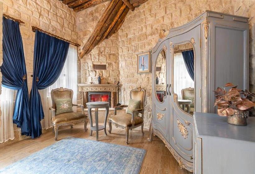 سوییت لوکس, Elysion Cave Suites