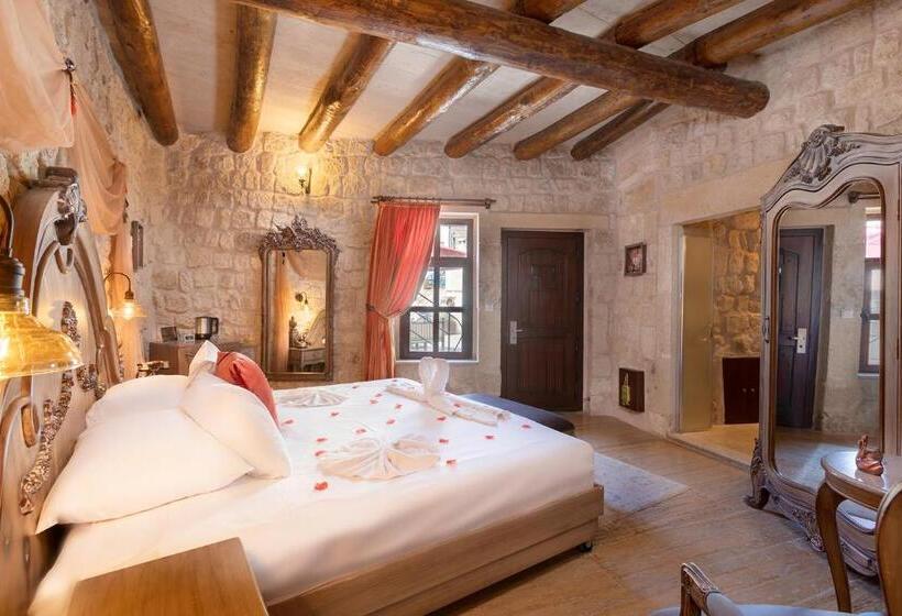اتاق لوکس با بالکن, Elysion Cave Suites